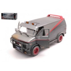 A-TEAM GMC VANDURA 1983 WHEATERED VERSION W/ BULLET HOLES 1983-87 1:24 GREENLIGHT GREEN84112 Modellino