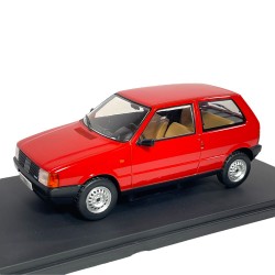 Fiat UNO del 1983 Red Rosso Modellino Auto Whitebox 1/24
